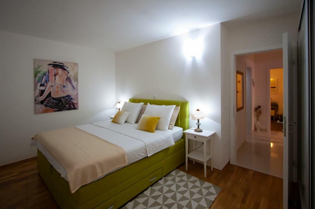 Apartman Nebo Pula Exterior foto